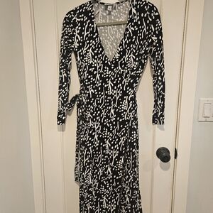 Diane Von Furstenberg Black & White Printed Wrap Dress